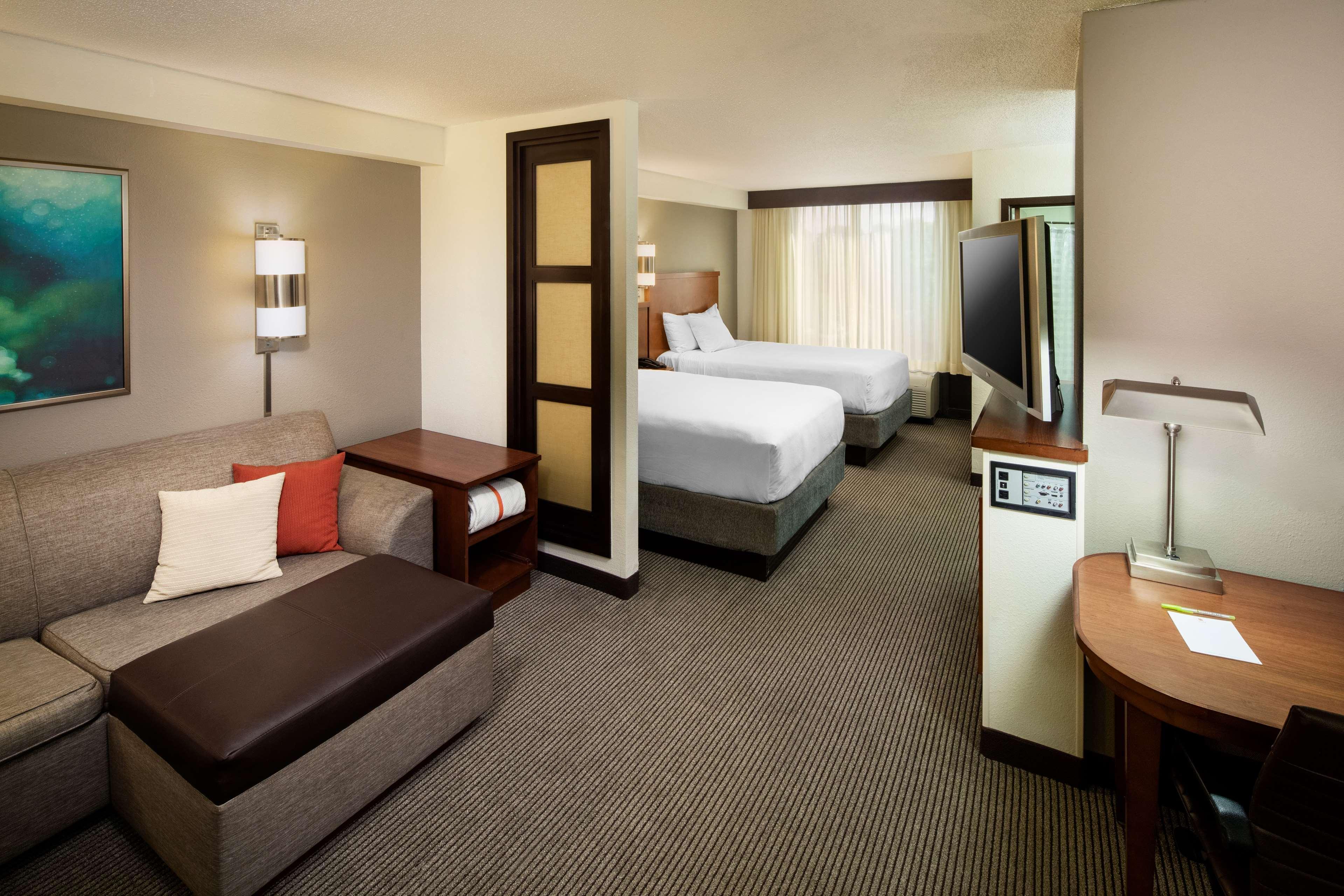Hyatt Place Greenville/Haywood Buitenkant foto